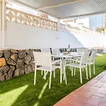 Bright With A Private Swimming Pool, Air Conditioning, Garden And Parking Ferienhaus