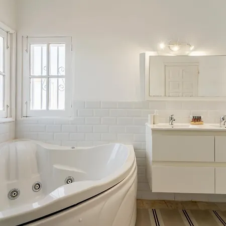 Near The Ocean With Private Pool And Garage Holiday home *