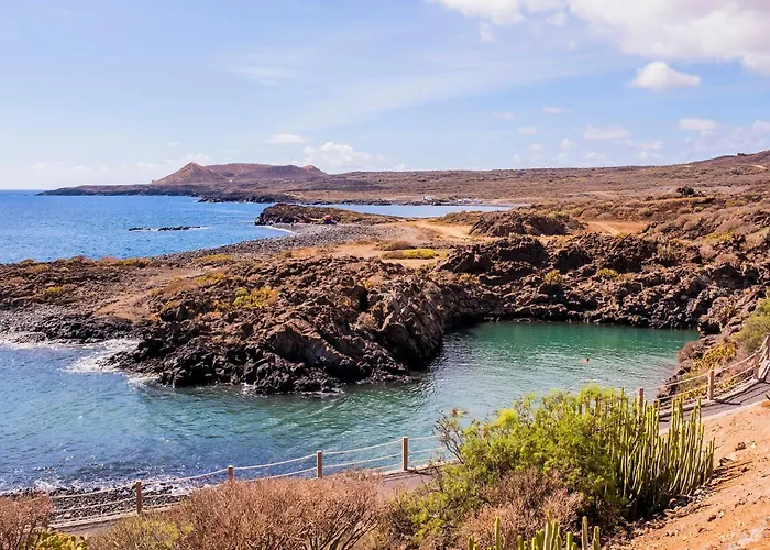 Holiday home Near The Ocean With Private Pool And Garage