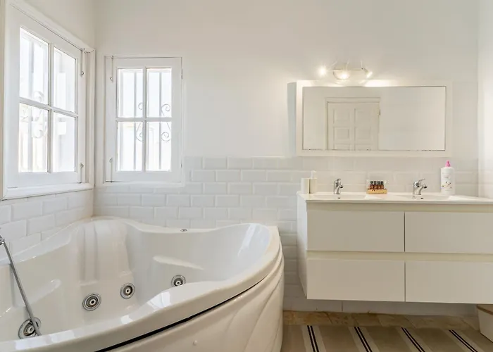 Near The Ocean With Private Pool And Garage Holiday home *