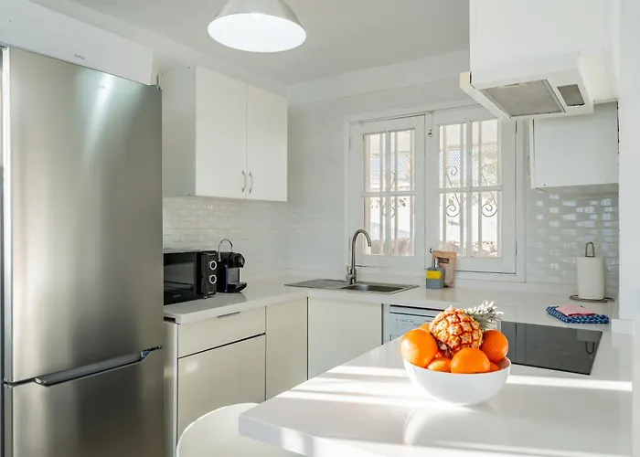 Holiday home Near The Ocean With Private Pool And Garage *