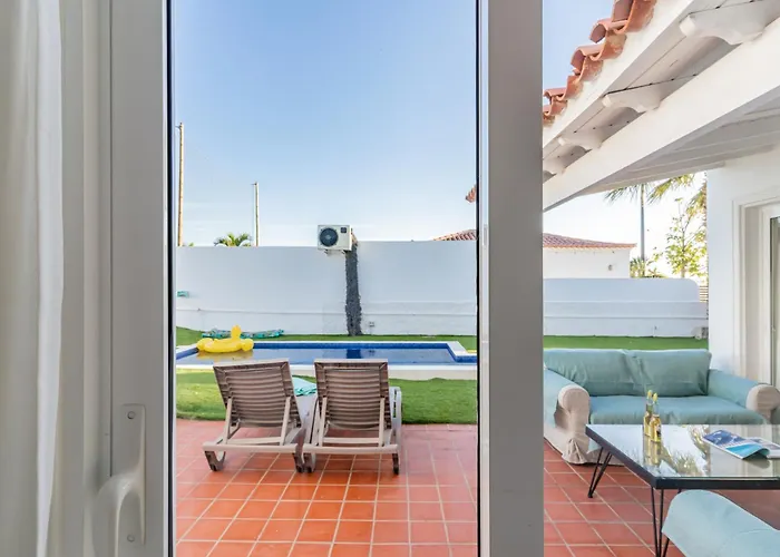 Near The Ocean With Private Pool And Garage *