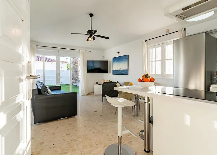 Holiday home Near The Ocean With Private Pool And Garage *