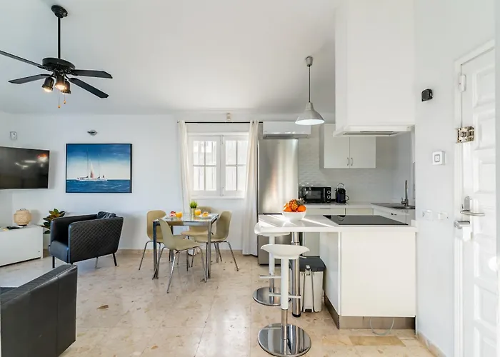 Near The Ocean With Private Pool And Garage San Miguel de Abona